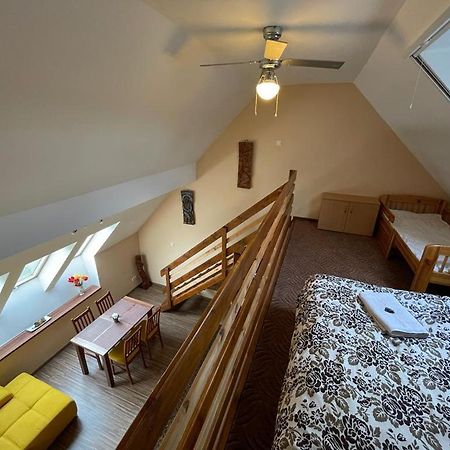 Gyulai Brill Apartman Exteriör bild