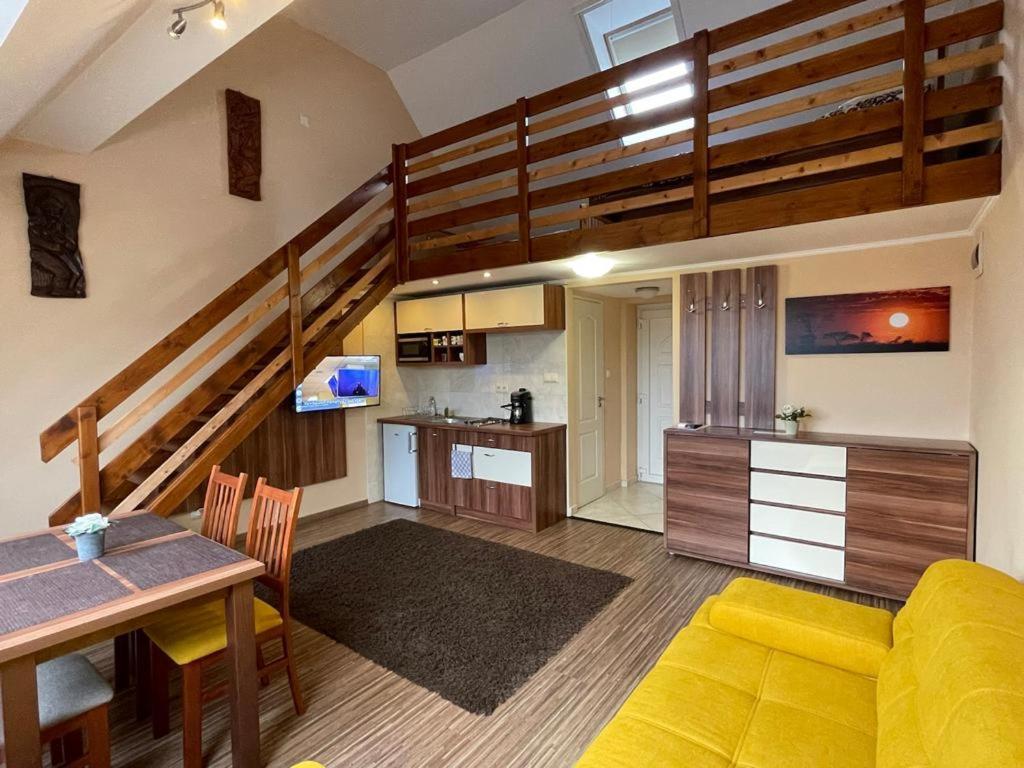Gyulai Brill Apartman Exteriör bild