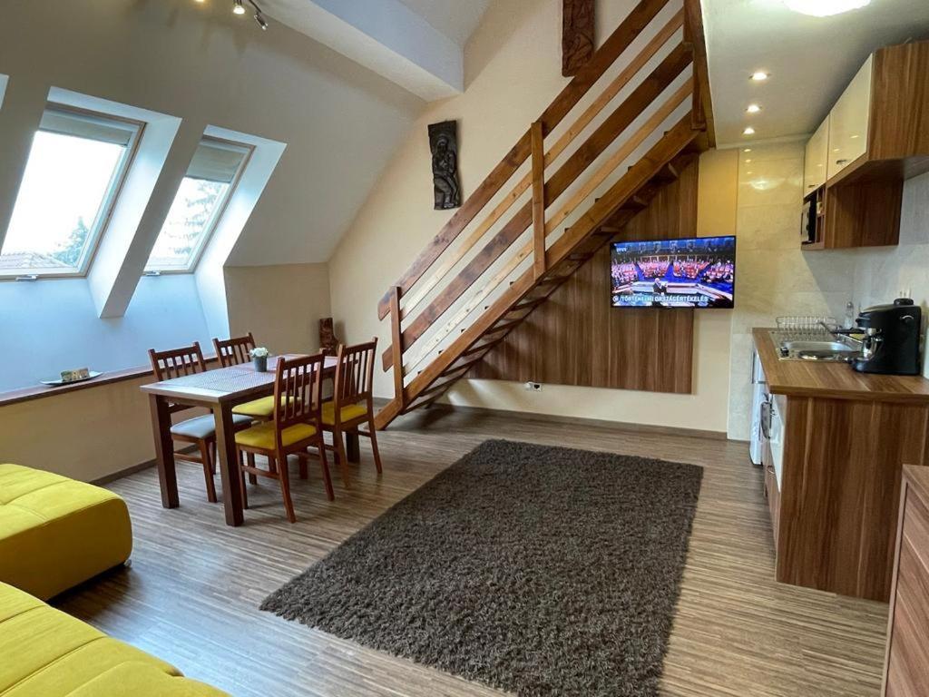 Gyulai Brill Apartman Exteriör bild