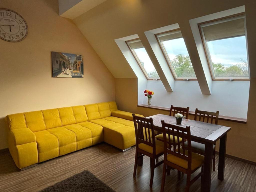 Gyulai Brill Apartman Exteriör bild
