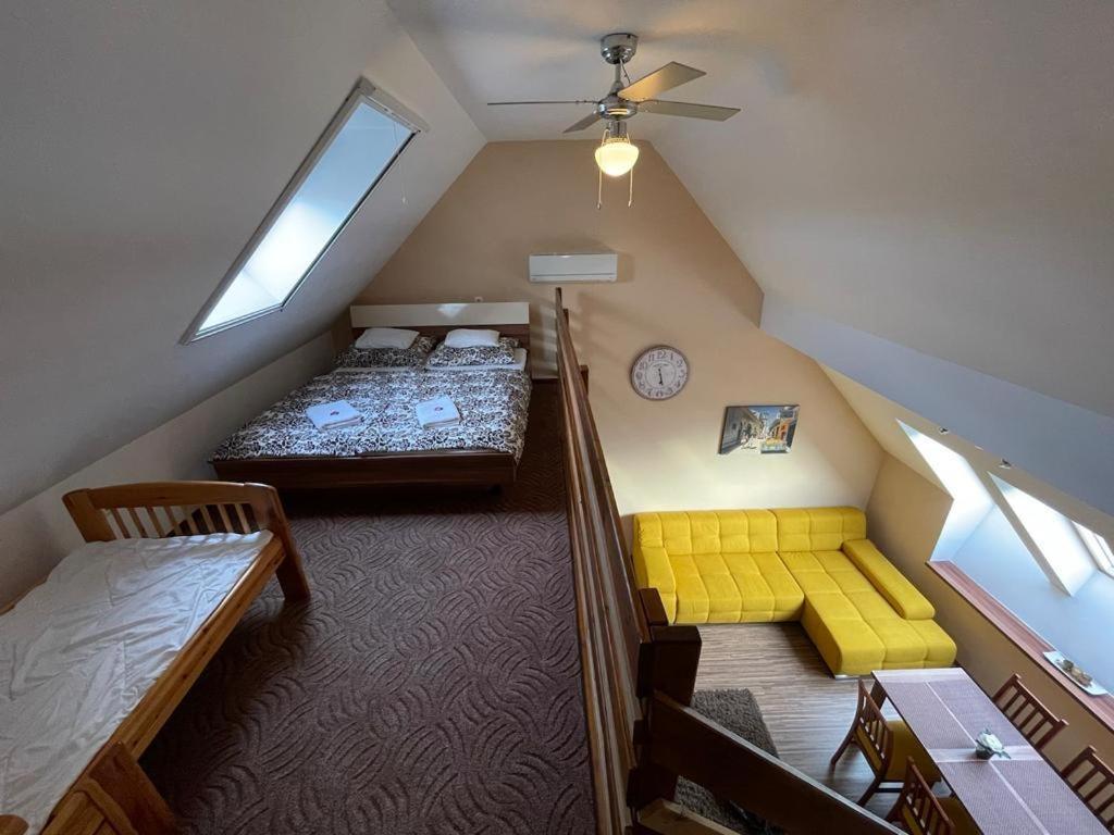 Gyulai Brill Apartman Exteriör bild