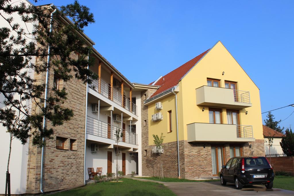 Gyulai Brill Apartman Rum bild