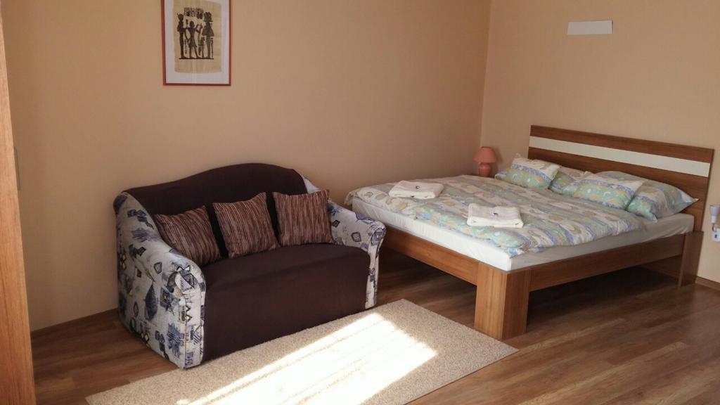 Gyulai Brill Apartman Exteriör bild