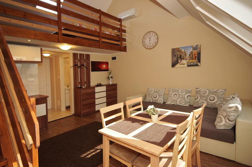 Gyulai Brill Apartman Exteriör bild