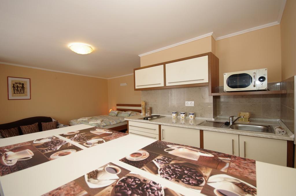 Gyulai Brill Apartman Exteriör bild