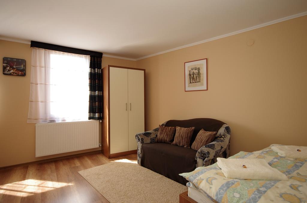 Gyulai Brill Apartman Exteriör bild