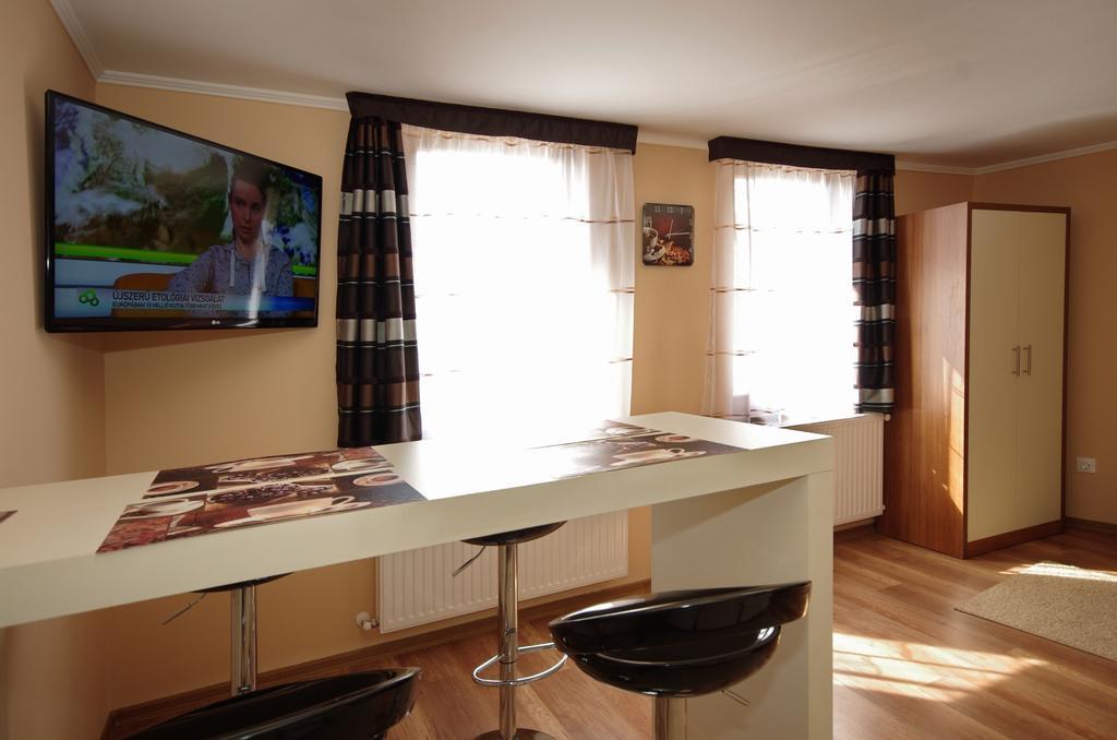 Gyulai Brill Apartman Exteriör bild