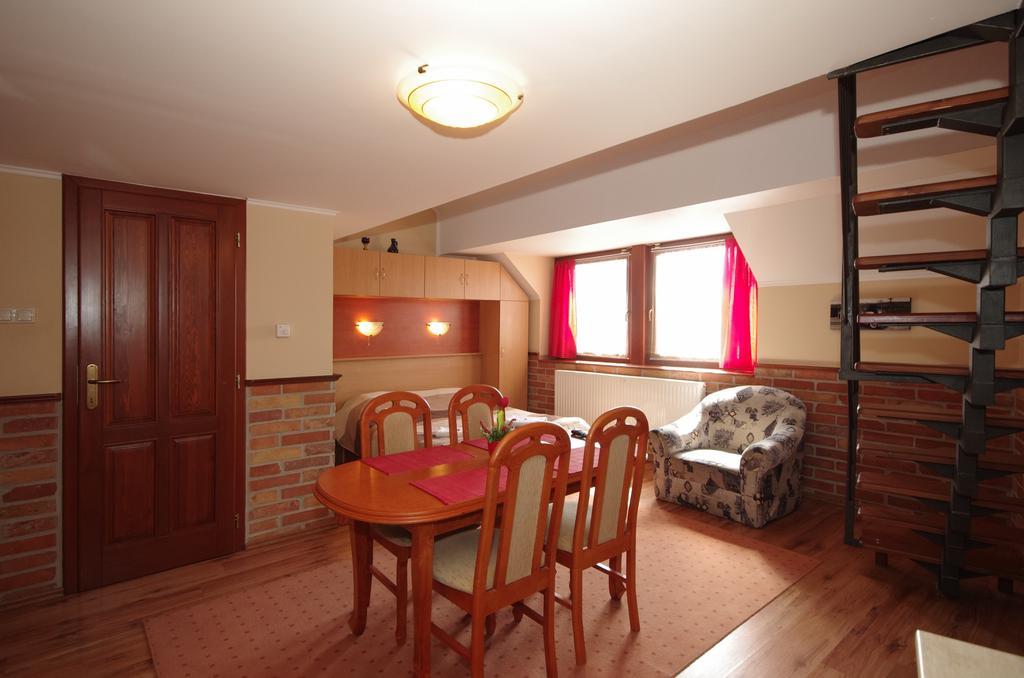 Gyulai Brill Apartman Exteriör bild