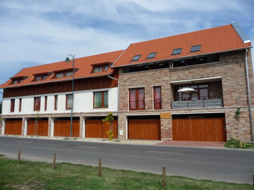 Gyulai Brill Apartman Rum bild